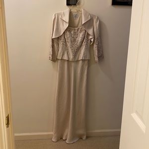 Formal dress. Great for wedding